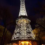 منزل للإقامة V Prazskych Holesovicich C1 *